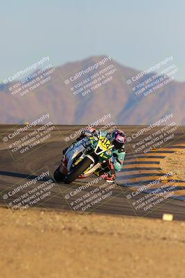 media/Dec-16-2023-CVMA (Sat) [[bb38a358a2]]/Race 13 Amateur Supersport Middleweight/